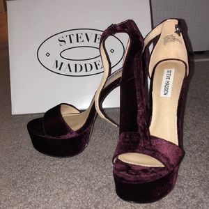 BRAND NEW NEVER WORN!! Steve Madden pumps